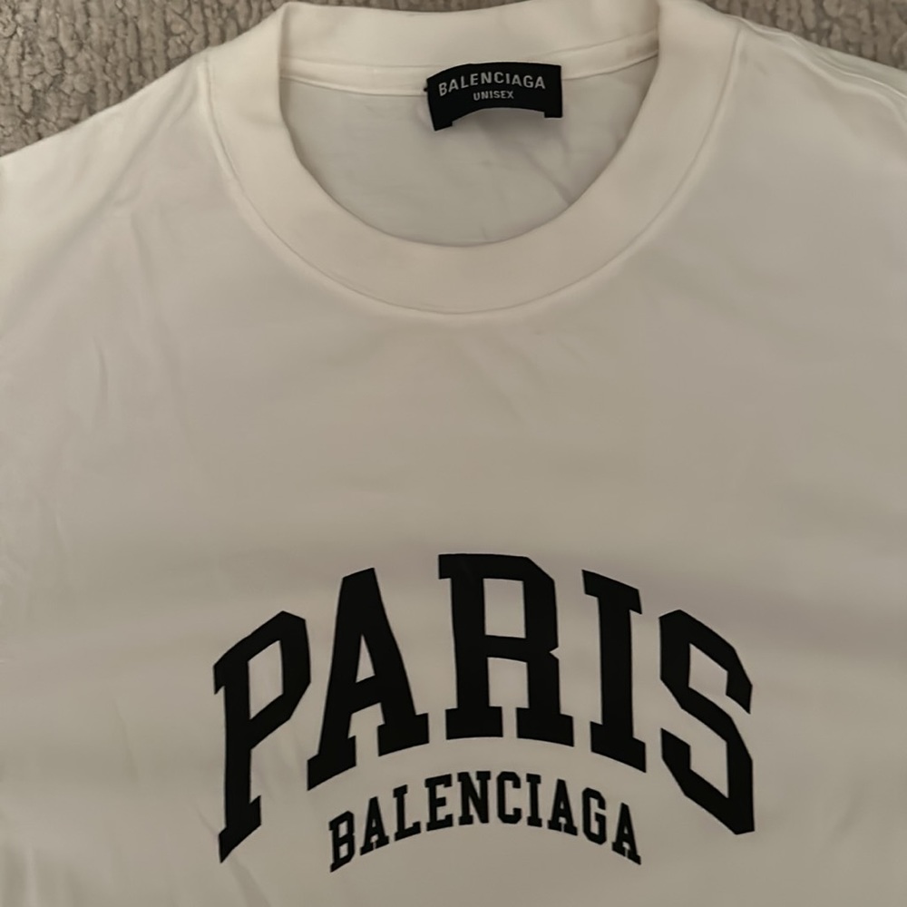 Oversized balenciaga Paris shirt size large. Too big - Picture 2 of 4